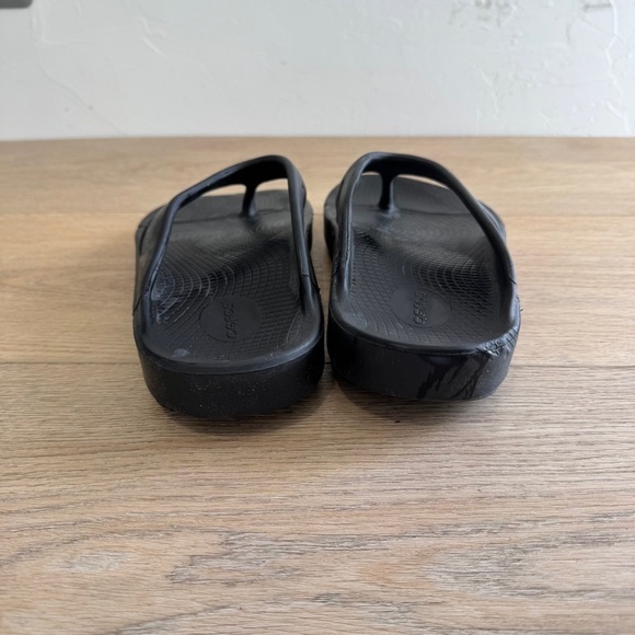 Oofos Black Thong Recovery Sandals Size 11 - Picture 4 of 6